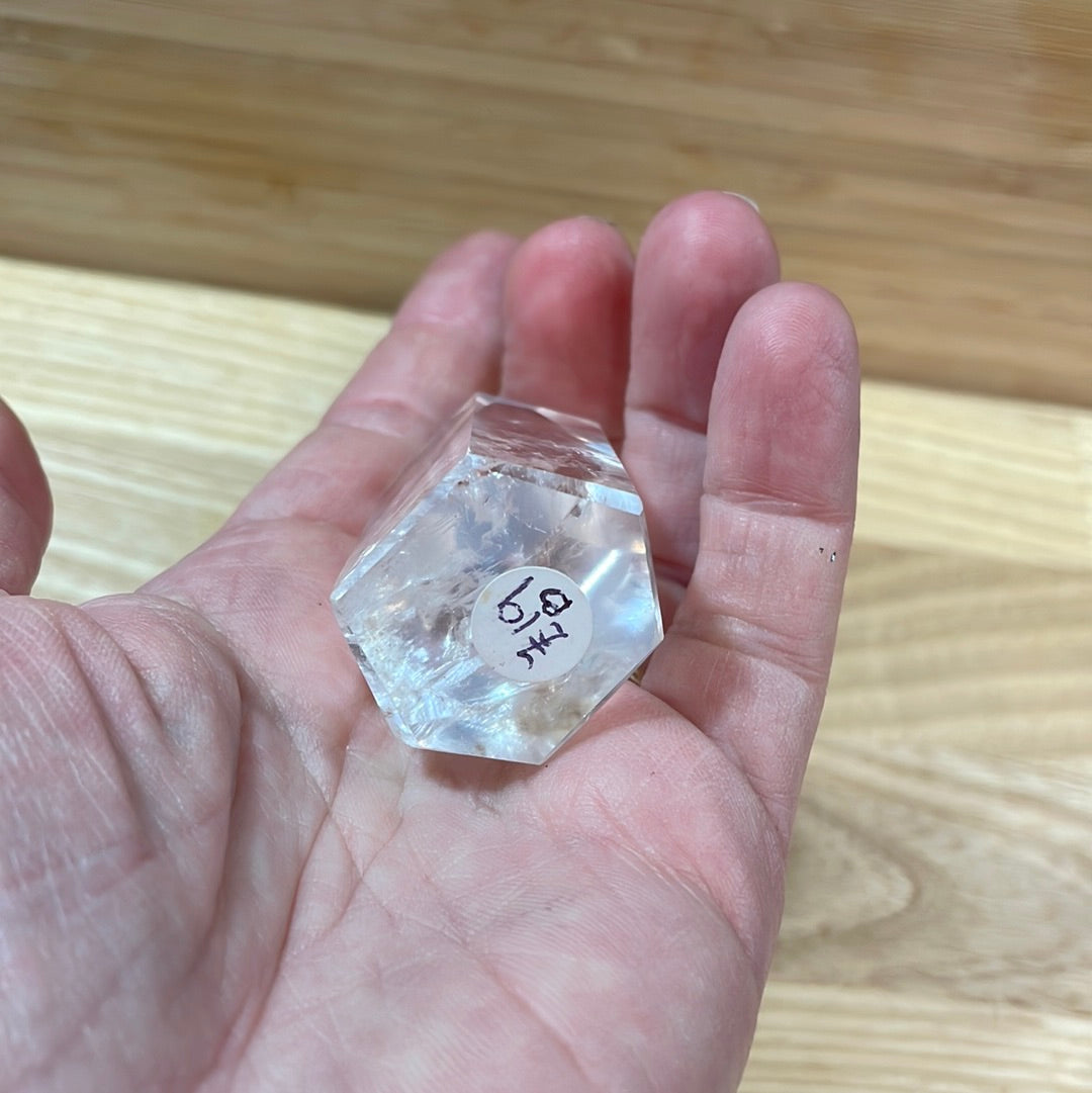 Clear Quartz Points <£20