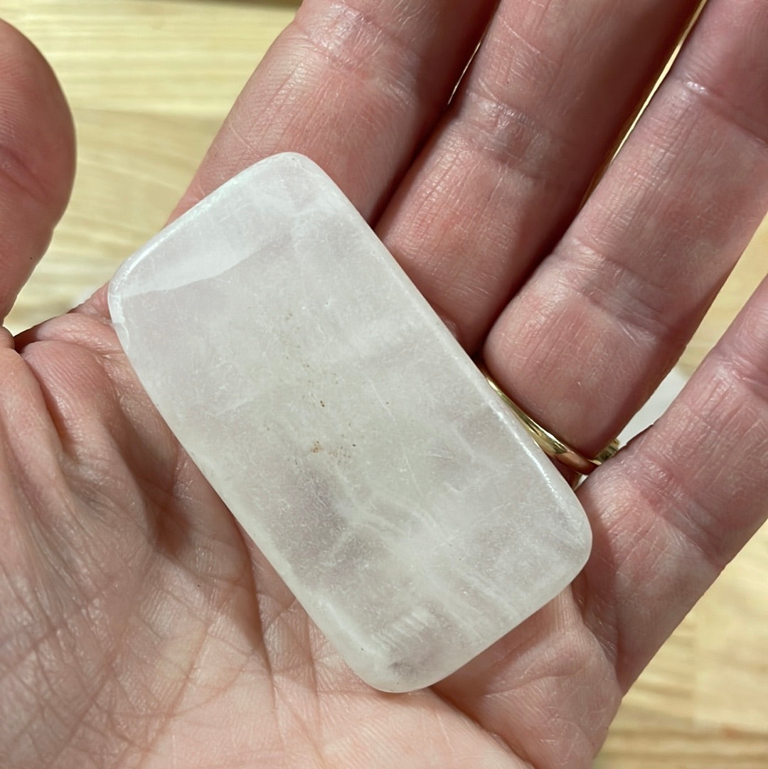 Mangano Calcite Freeform Tablet