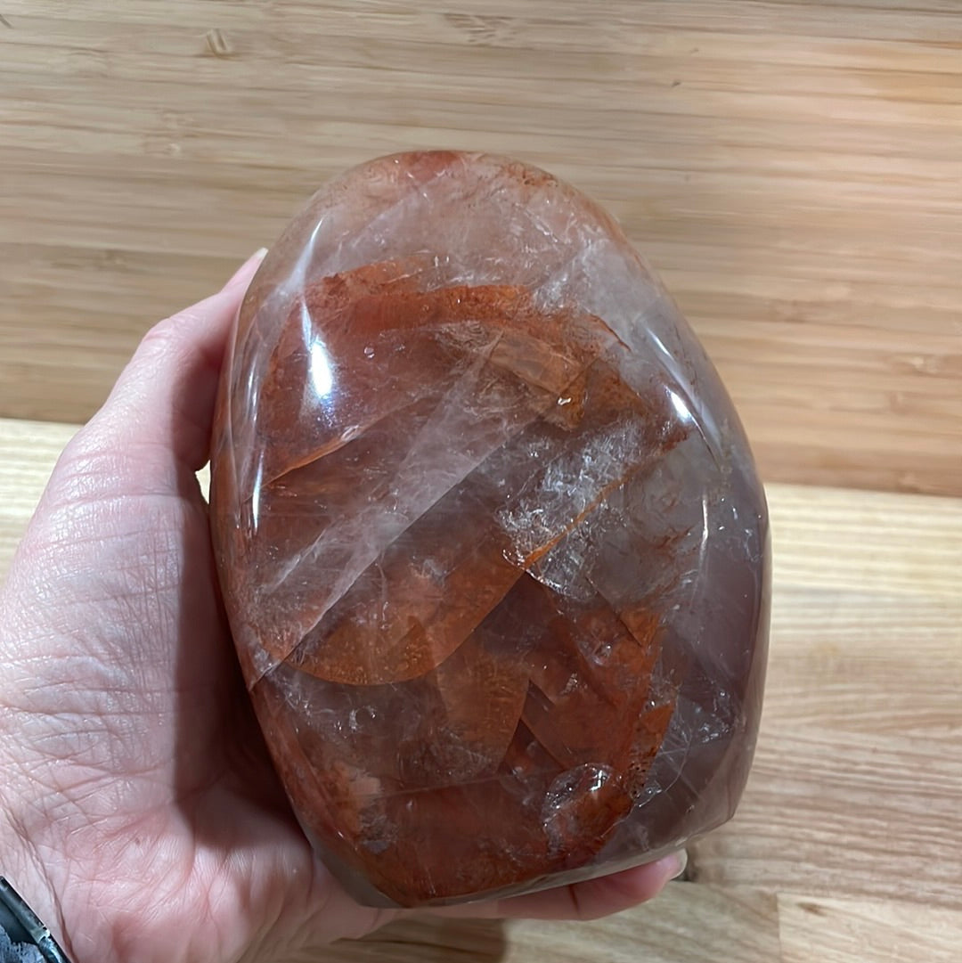 Hematoid Quartz Polished Freeforms (1kg)