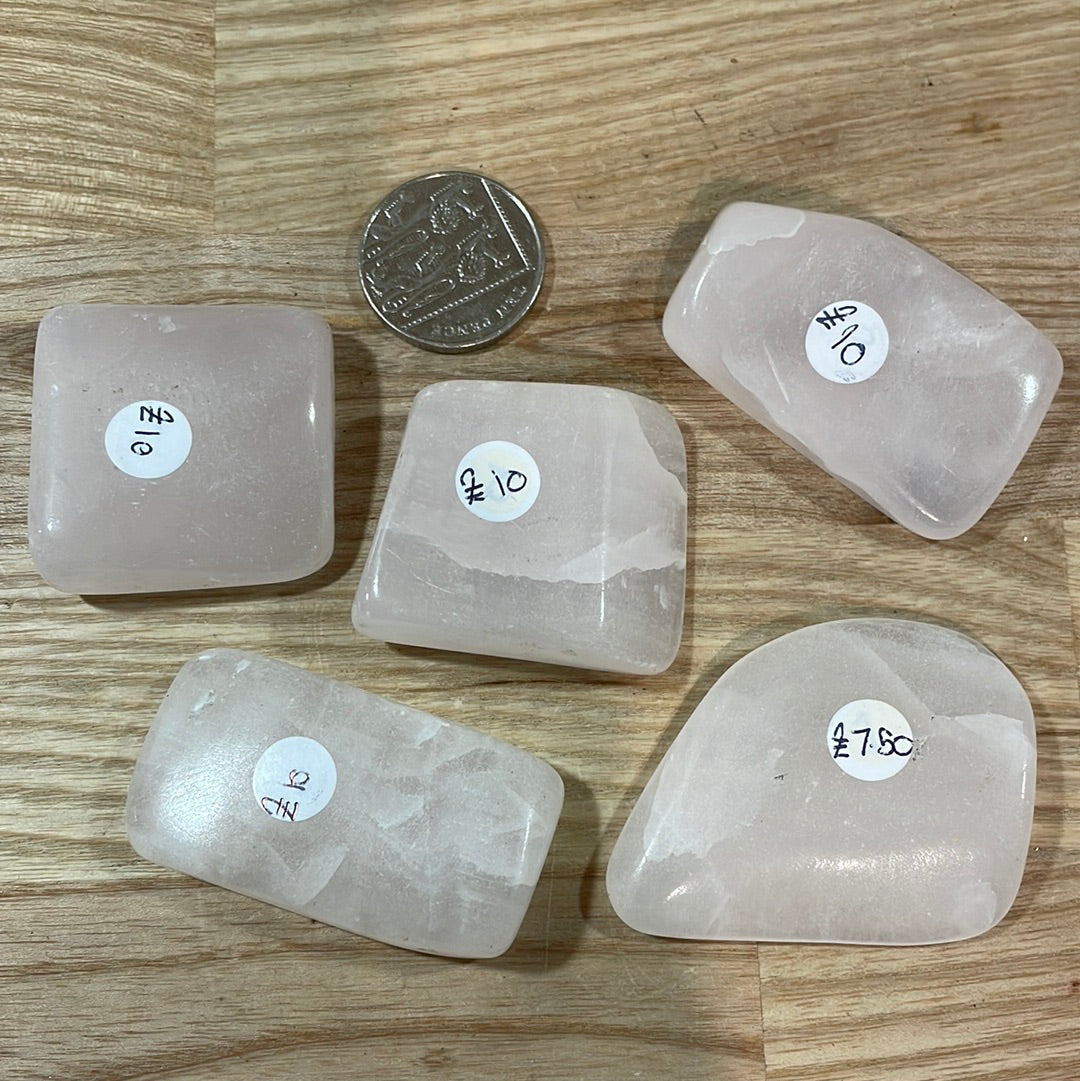 Mangano Calcite Freeform Tablet