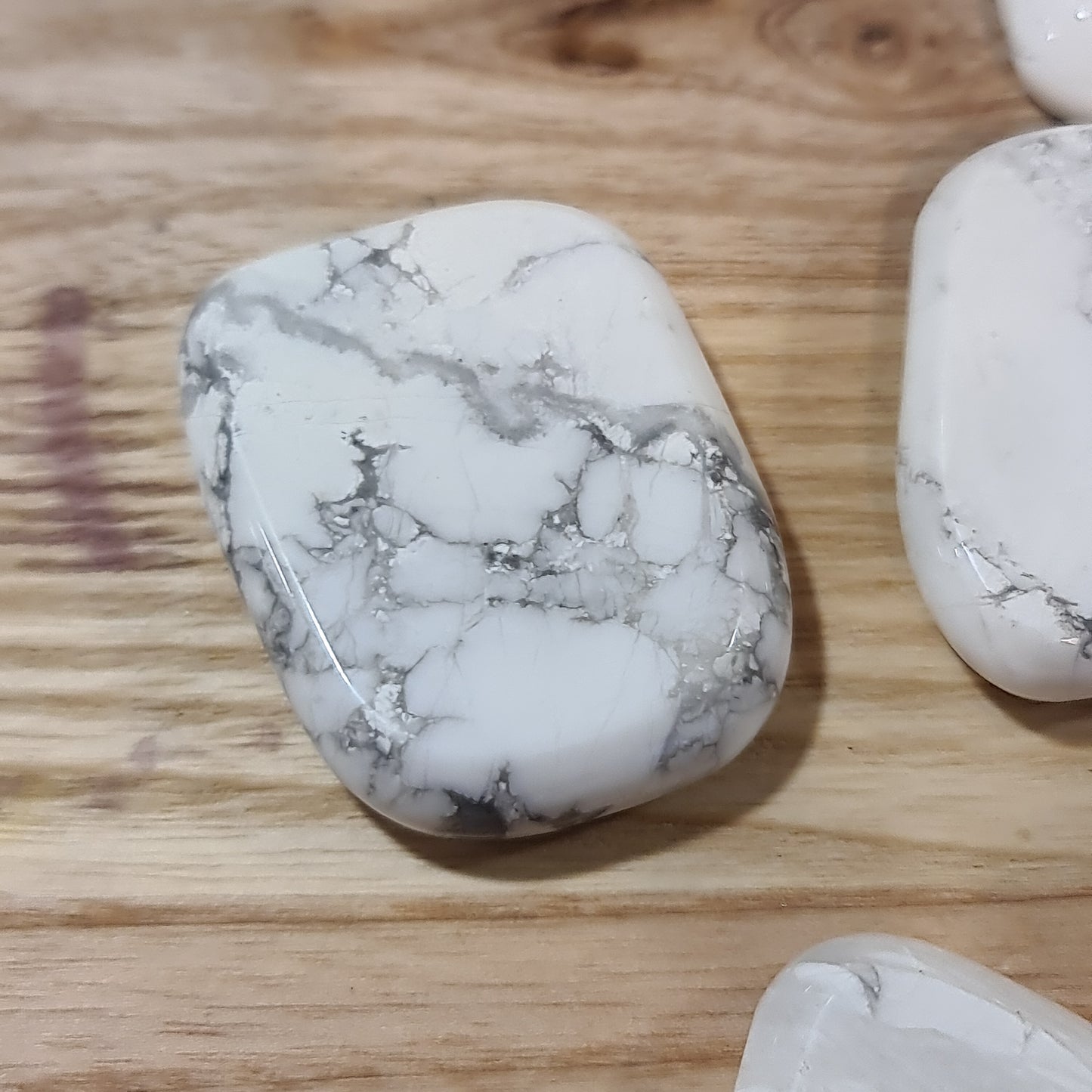 White Howlite Smoothstone