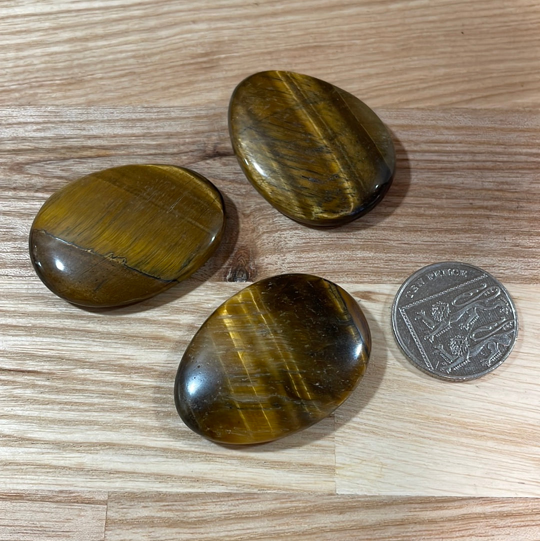 Tigers Eye Gold Thumb Stone