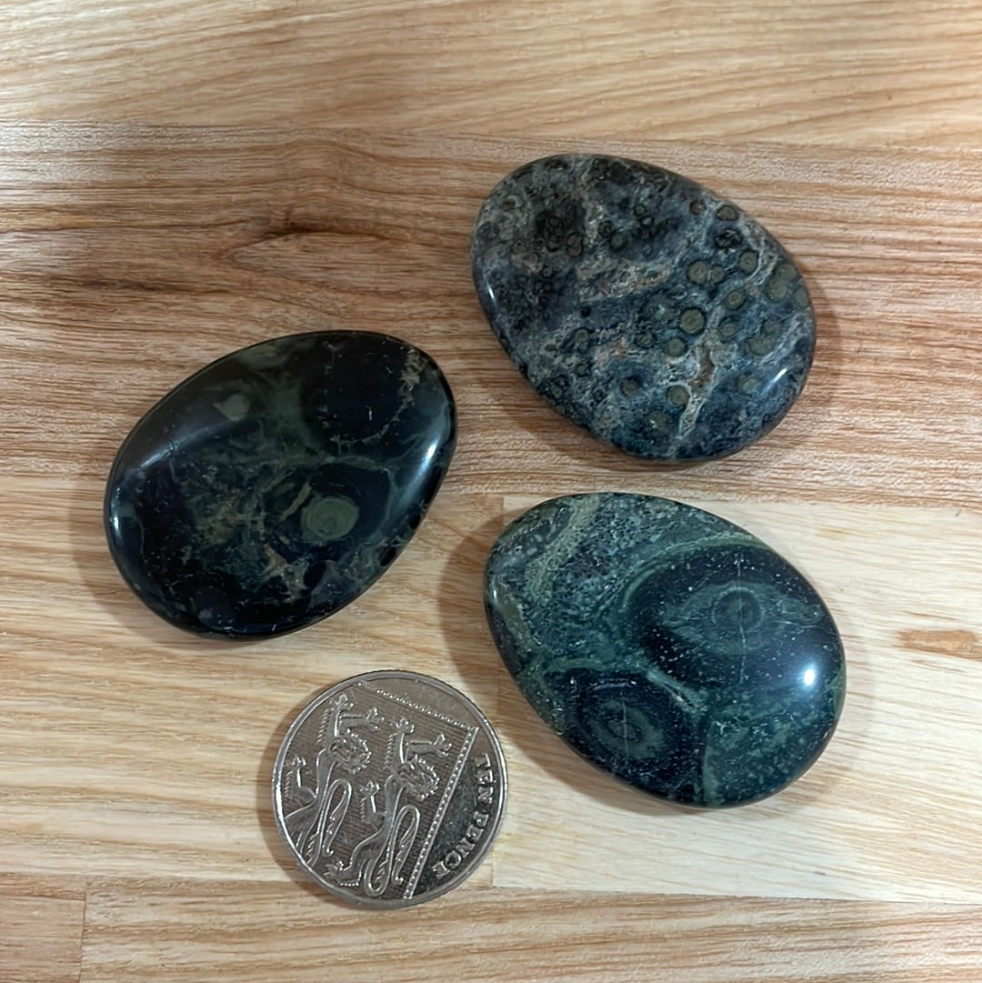 Kambaba Thumb Stone