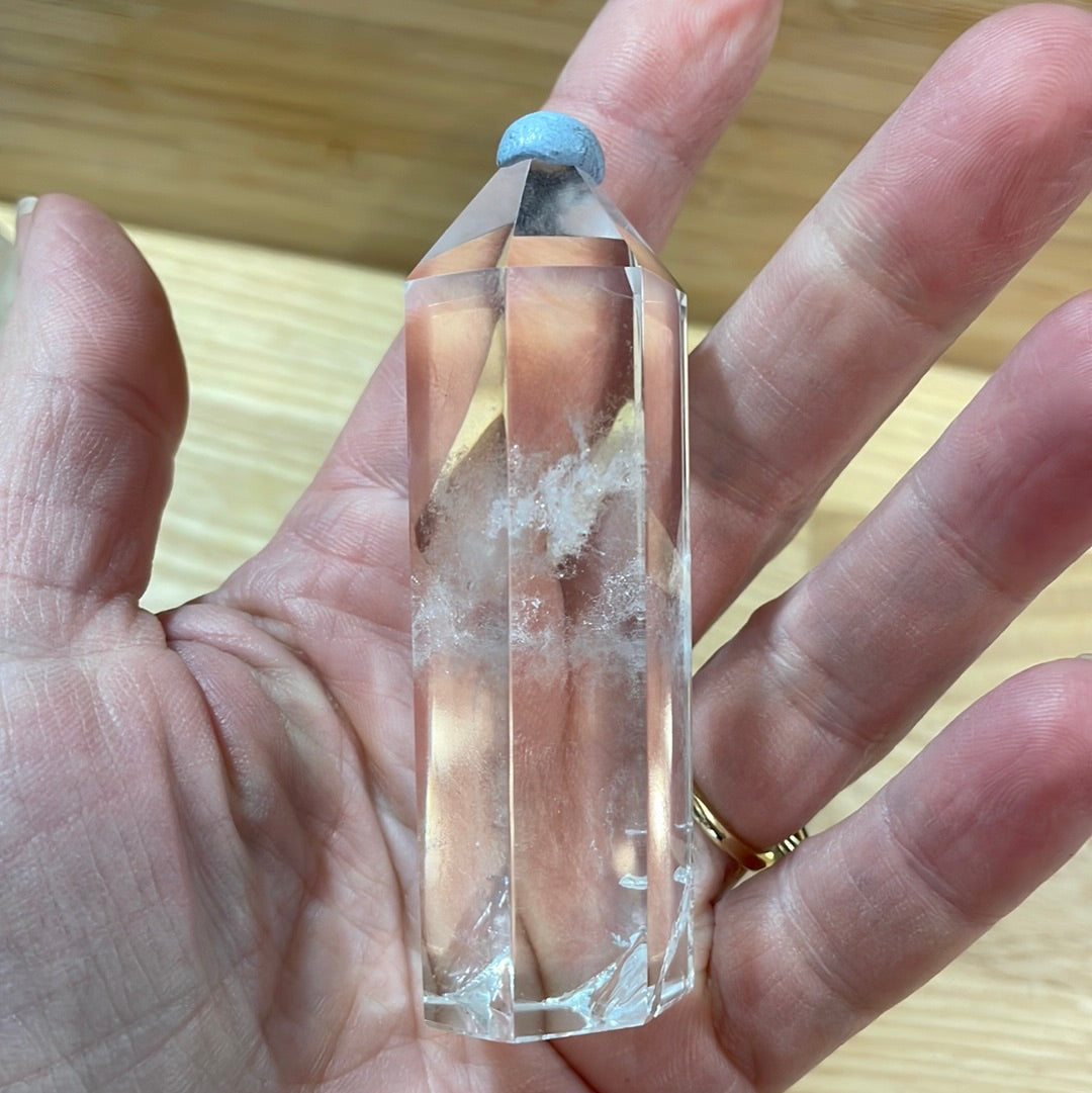 Clear Quartz Points >£20