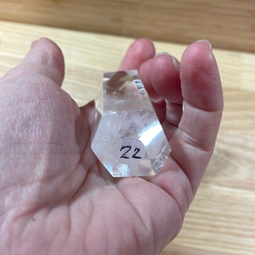 Clear Quartz Points >£20