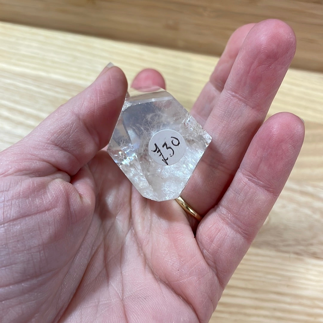Clear Quartz Points >£20