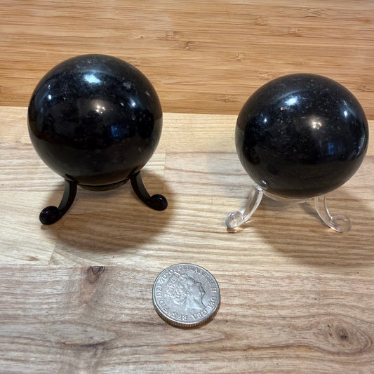 Nuummite Spheres