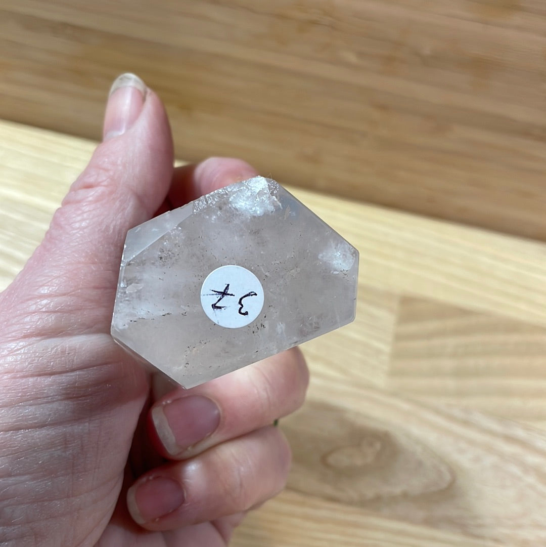 Clear Quartz Points >£20