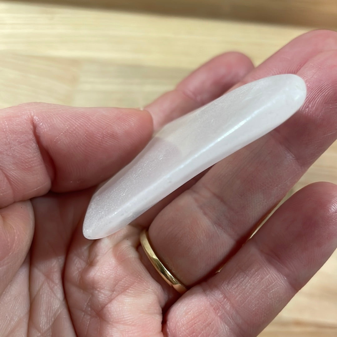 Mangano Calcite Freeform Tablet