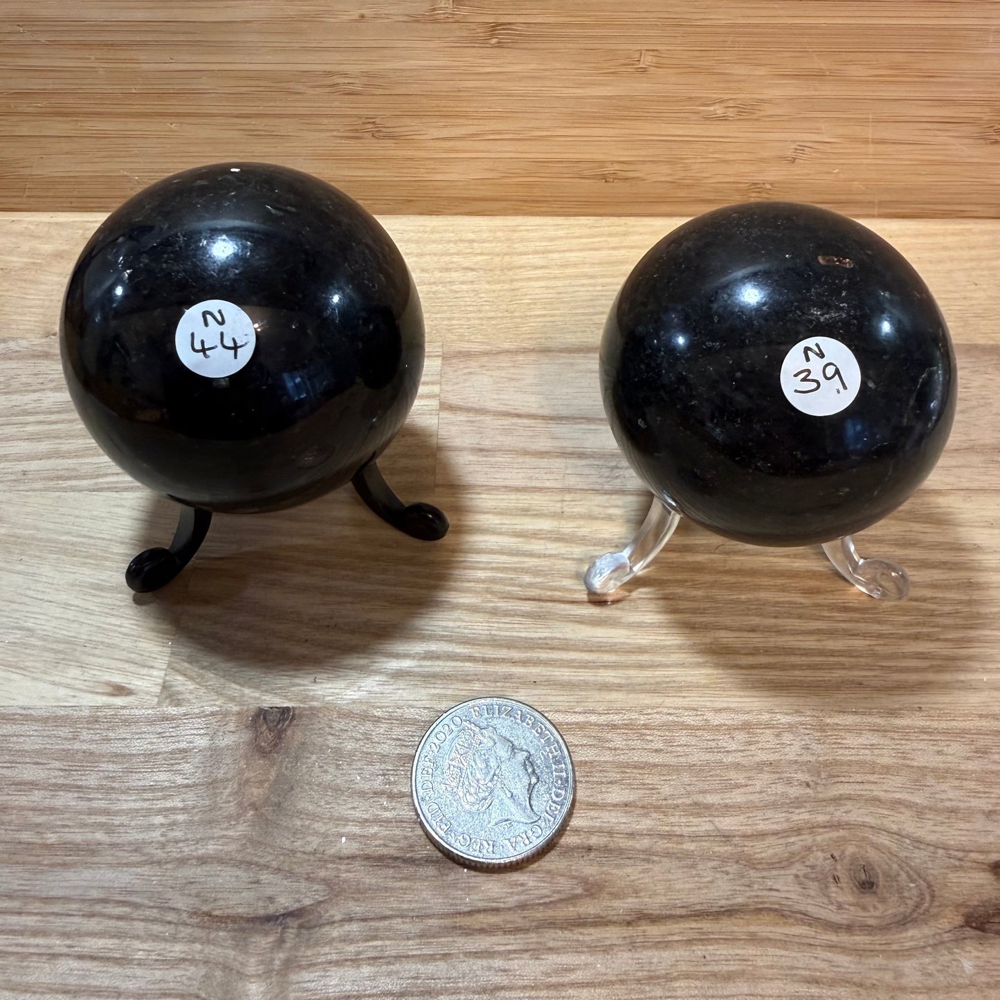 Nuummite Spheres